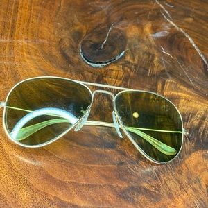 Vintage B&L 1/10 12k green lens aviator glasses